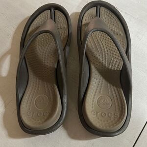 CROCS  Khaki Sandals